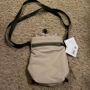 LULULEMON Water bottle Crossbody